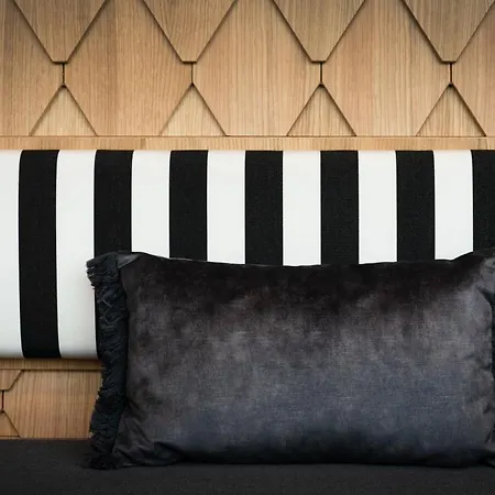 Thoeles Отель Buecken